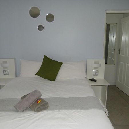 Eland Place Self Catering Guest House Beacon Bay المظهر الخارجي الصورة